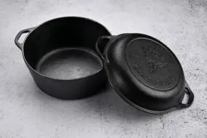 ast Iron Dutch Oven with Skillet Lid 25cm