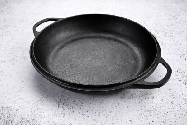 Cast Iron Dutch Oven with Skillet Lid 30cm - Image 4