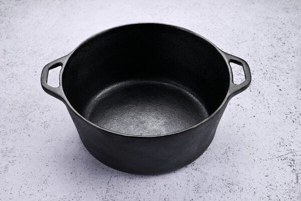 Cast Iron Dutch Oven with Skillet Lid 25cm - Image 3