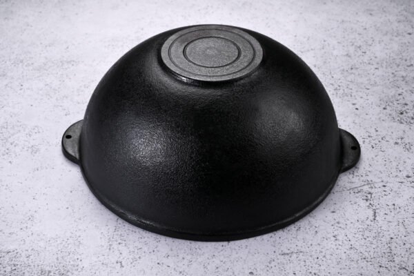 Cast Iron Wok 30cm - Image 3