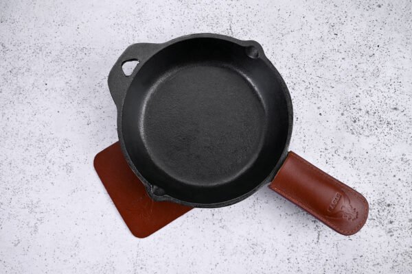 Cast Iron Skillet 25 cm - Image 4