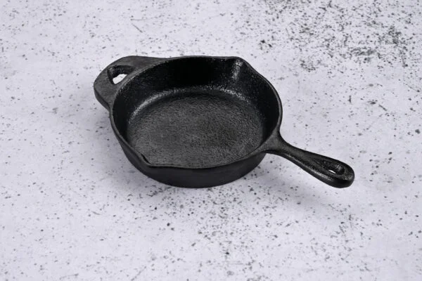 مقلاة حديد زهر 10 سم – Cast Iron Skillet 10cm