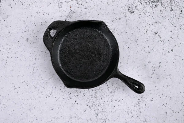 مقلاة حديد زهر 15 سم – Cast Iron Skillet 15cm