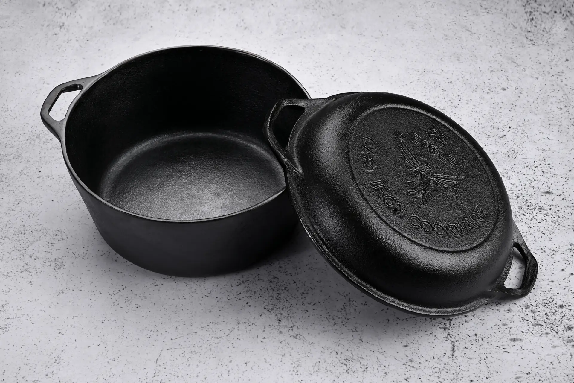 25 cm Cast Iron Dutch Oven with Skillet Lid – Multi-Purpose